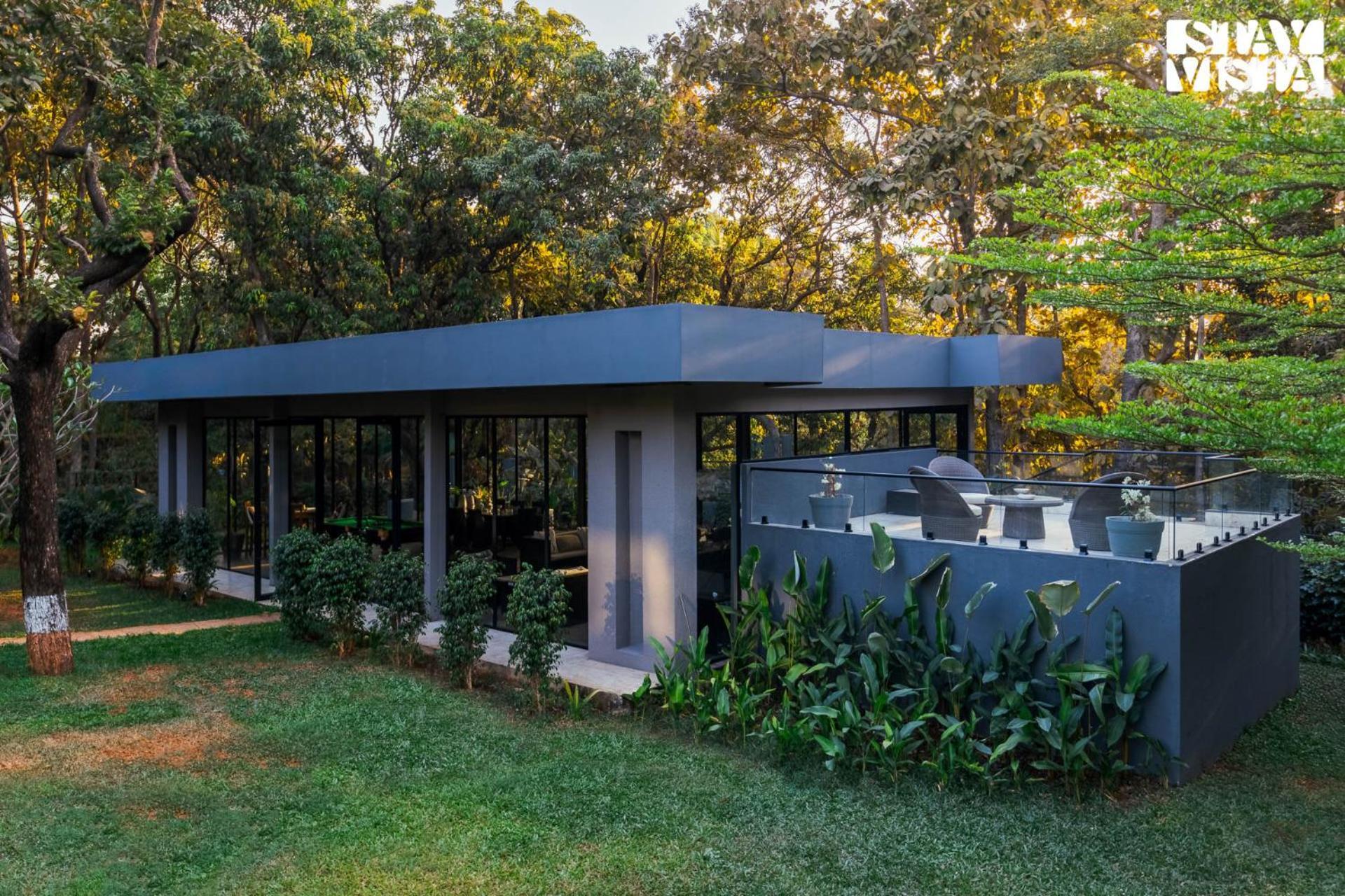 Reflection House By Stayvista With Pool, Terrace Bar, Indoor Games & Exquisite Interiors In A Nutshell Alībāg Exterior photo